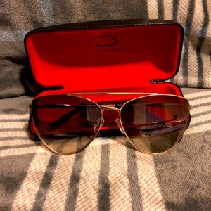 NIB Oscar de la Renta Jordana aviator-style sunglasses